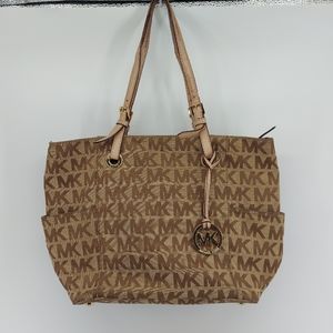 Michael Michael Kors Signature Canvas tote Bag